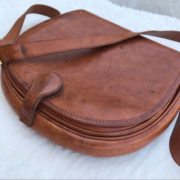 Bojola Italian Leather Magnetic Closure Cross-Bag - Picture 3 of 10